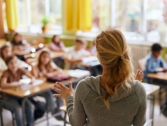 Багш мэргэжлээр суралцах, тэтгэлэгт хамрагдах оюутны тоо өсөх хандлагатай байна 