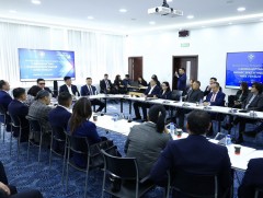 Төр хувийн хэвшлийнхээ урагшлах замд тээглэдэг биш урдах замыг нь засдаг байх үүрэгтэй
