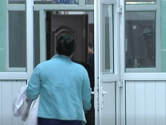 СЭМҮТ: Нэг өвчтөн туслах сувилагчийн өрөөнд орж хаалгыг дотроос нь түгжээд, сувилагчийн хоолойг нь..