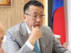 Боловсролын сайд Л.Энх-Амгалан Засгийн газрын иргэд, олон нийттэй харилцах төвд ажиллав