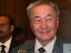 Монгол Улсын гавьяат багш С.Шаарийбууд гурван өрөө орон сууц олголоо
