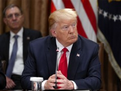 Дональд Трамп Ирантай хийх хэлэлцээг зогсоох чиглэл өгчээ