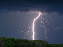 Өнөөдөр ихэнх нутагаар дуу цахилгаантай аадар бороо орно